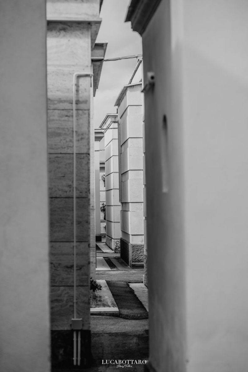 85L04892